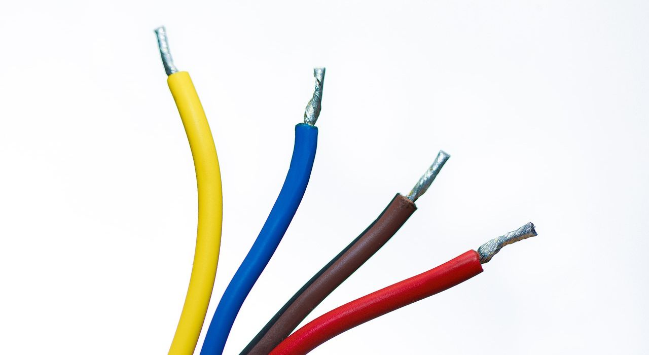 cables-1080555_1280.jpg