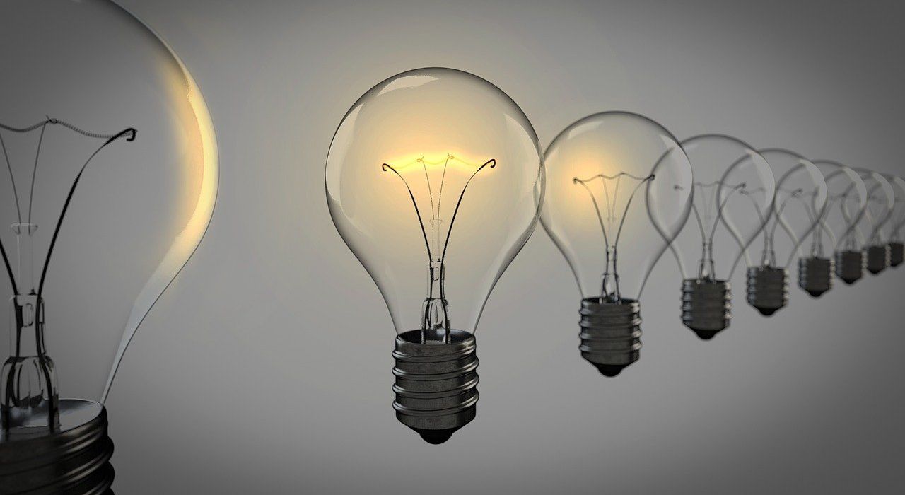 light-bulbs-1875384_1280.jpg